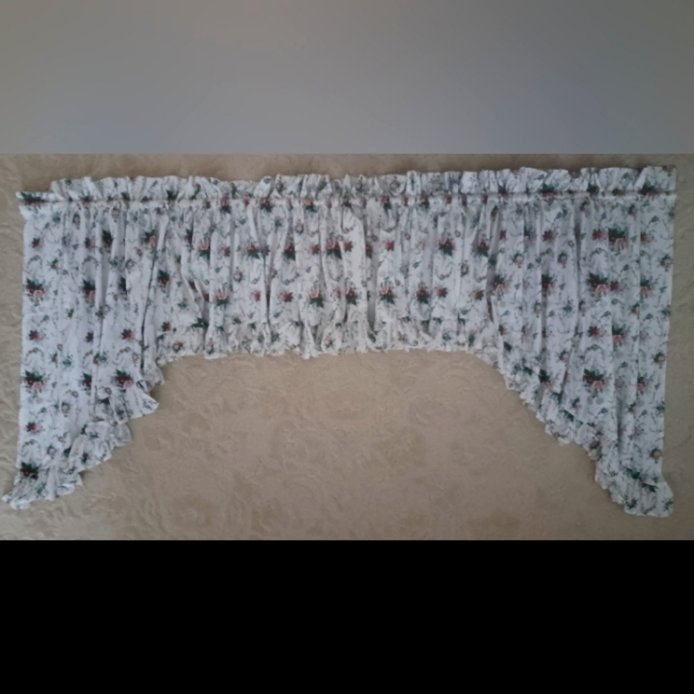 Ralph Lauren Vintage Blaine Curtain Swag